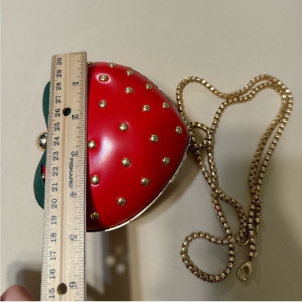 Strawberry Shaped Red Clutch Bag - Picture 5 of 6